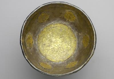 图片[2]-Silver-cored openwork floral-pattern dyed-jade bowl. India-China Archive